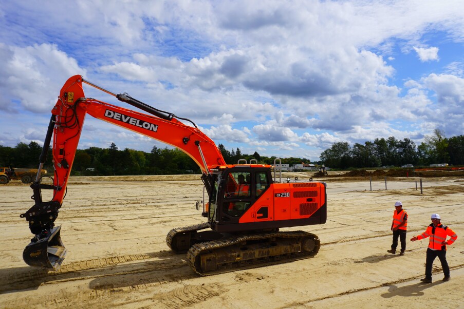 Develon řada 9 test bezpečnosti