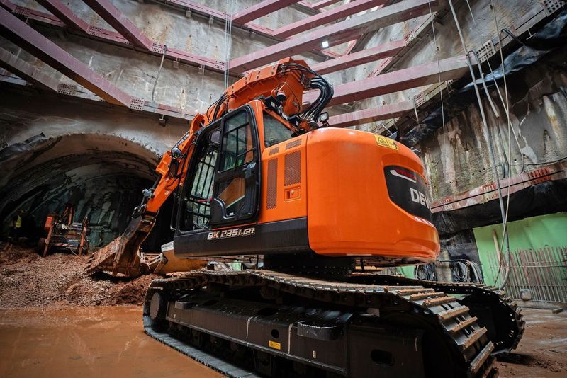 Tunelovací rypadlo DX235RTF-7