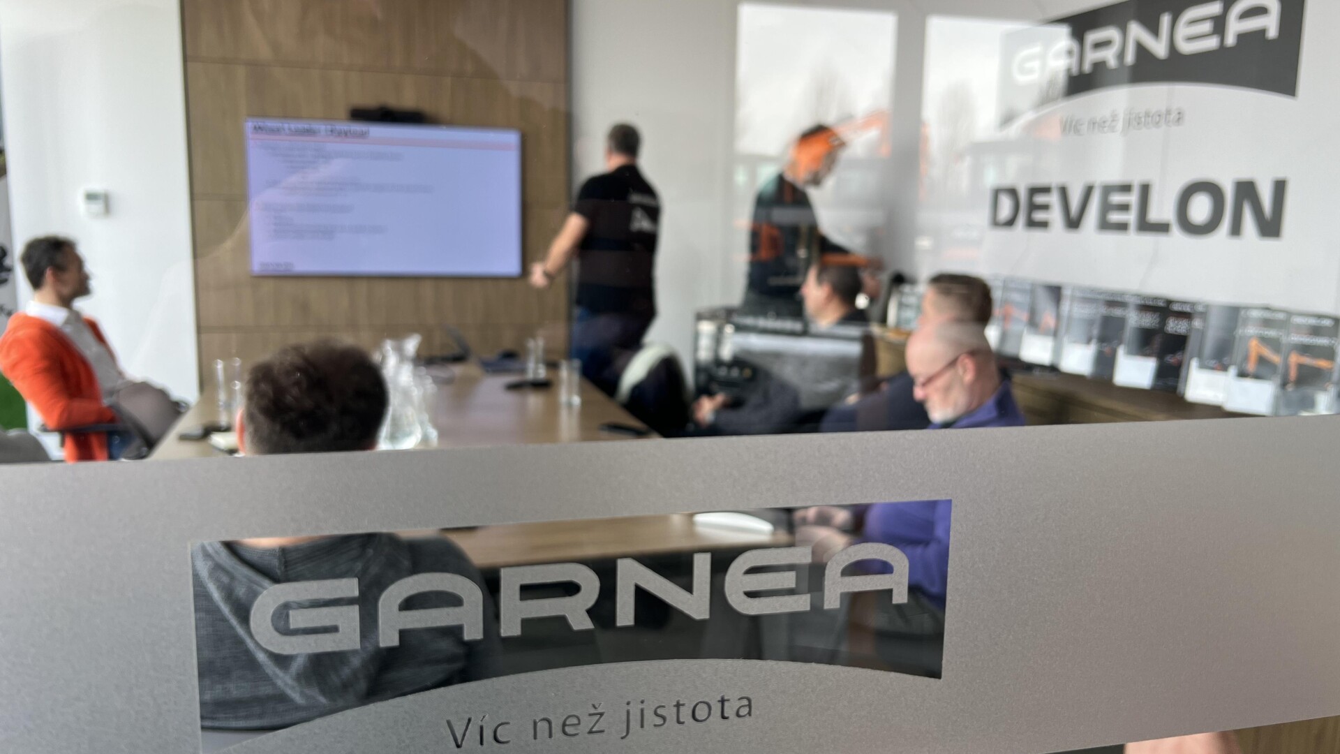 Produktové školení Develon
