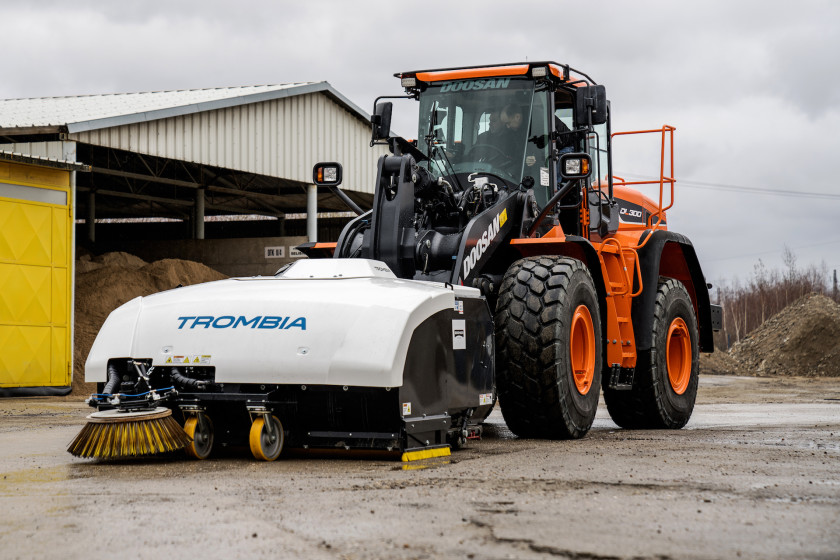 TROMBIA - Revoluce v zametání