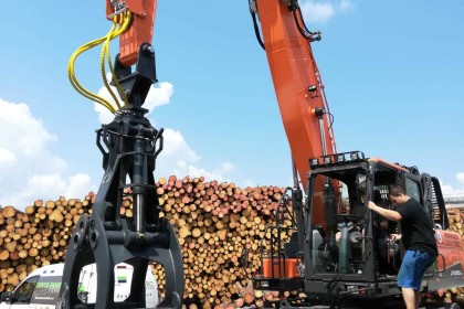 Předání prvního DX250WMH-5 v Evropě