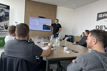 Produktové školení od DEVELON EUROPE